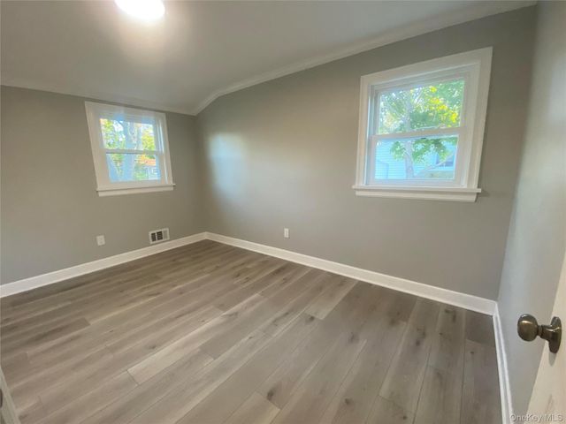 17 Berkeley Avenue, Selden, NY 11784