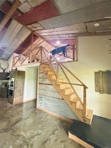 10309 Cr 1, Hallettsville, TX 77964