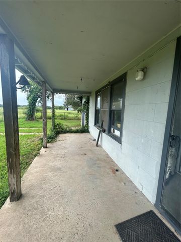 10309 Cr 1, Hallettsville, TX 77964