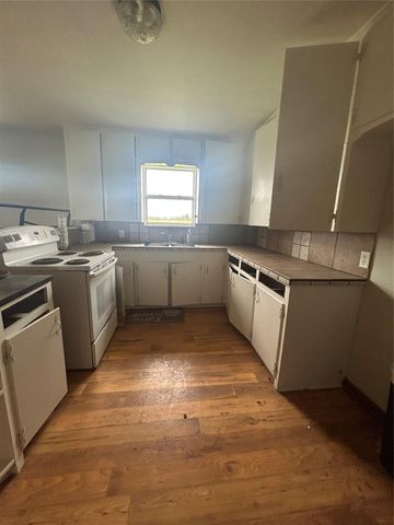 10309 Cr 1, Hallettsville, TX 77964