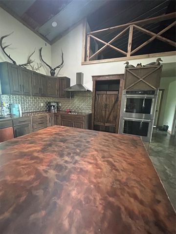 10309 Cr 1, Hallettsville, TX 77964