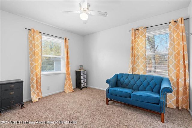 5201 Greenbriar Road, Lansing, MI 48917