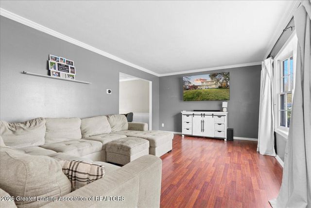 5201 Greenbriar Road, Lansing, MI 48917