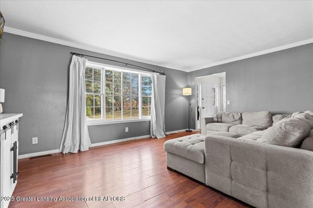 5201 Greenbriar Road, Lansing, MI 48917