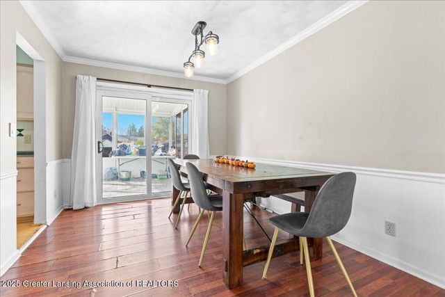 5201 Greenbriar Road, Lansing, MI 48917