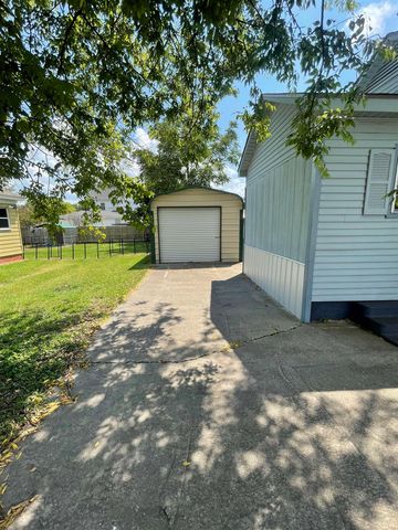 505 Comer, Carthage, TX 75633