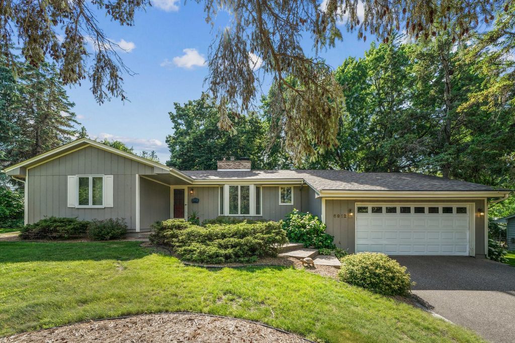 6912 Antrim Road, Edina, MN 55439