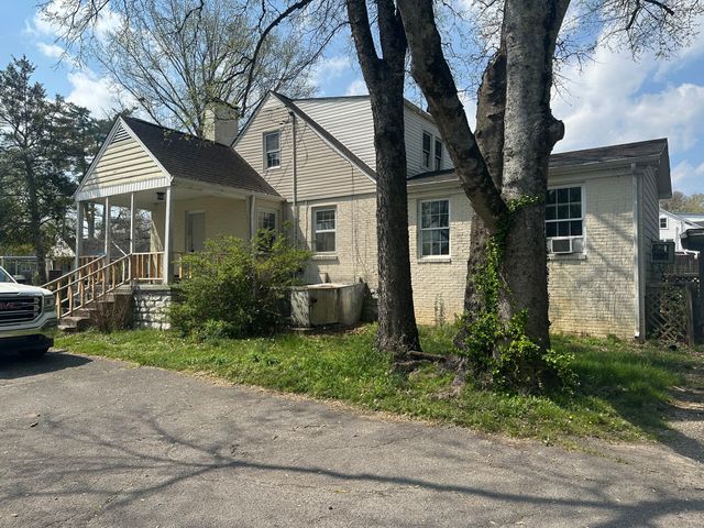1111 S Brittain St, Shelbyville, TN 37160