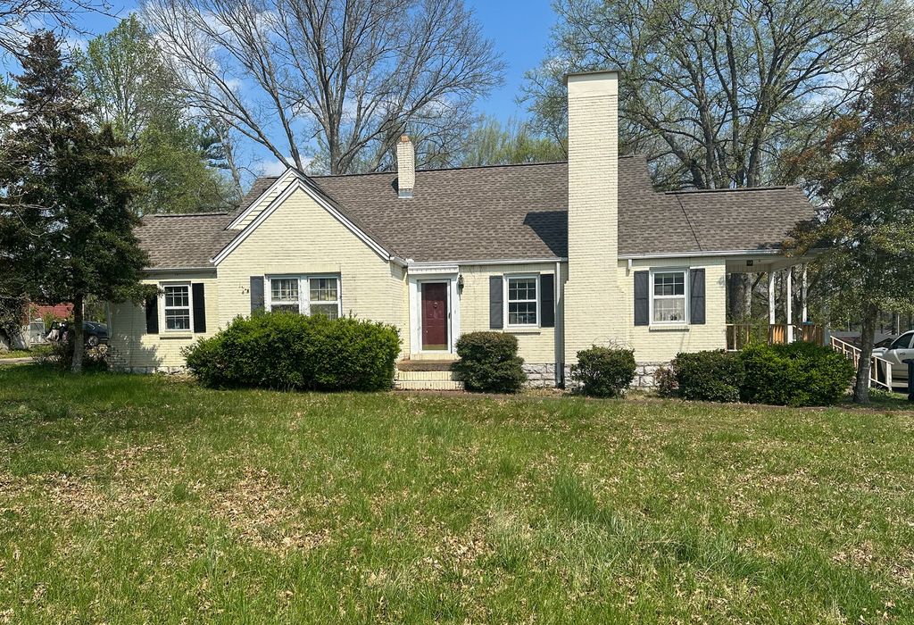 1111 S Brittain St, Shelbyville, TN 37160