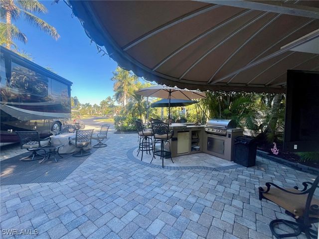 4420 Southern Breeze DR, Naples, FL 34114