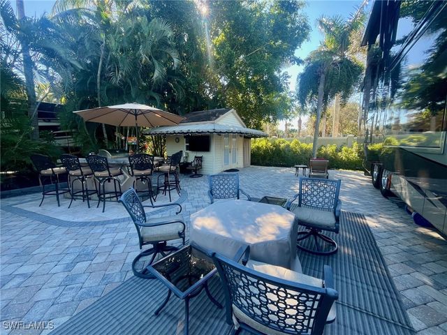 4420 Southern Breeze DR, Naples, FL 34114