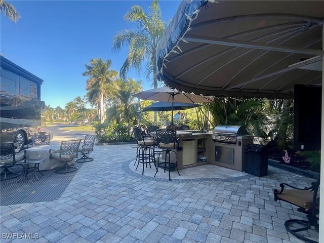 4420 Southern Breeze DR, Naples, FL 34114