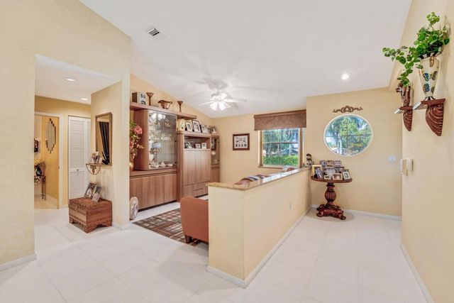 9805 Shadybrook 201 Drive 201, Boynton Beach, FL 33437