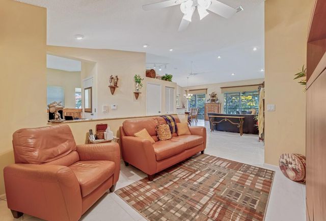 9805 Shadybrook 201 Drive 201, Boynton Beach, FL 33437