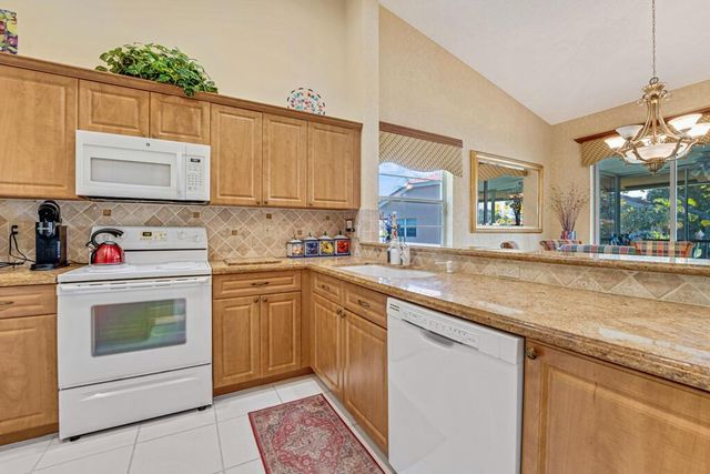 9805 Shadybrook 201 Drive 201, Boynton Beach, FL 33437
