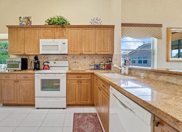 9805 Shadybrook 201 Drive 201, Boynton Beach, FL 33437