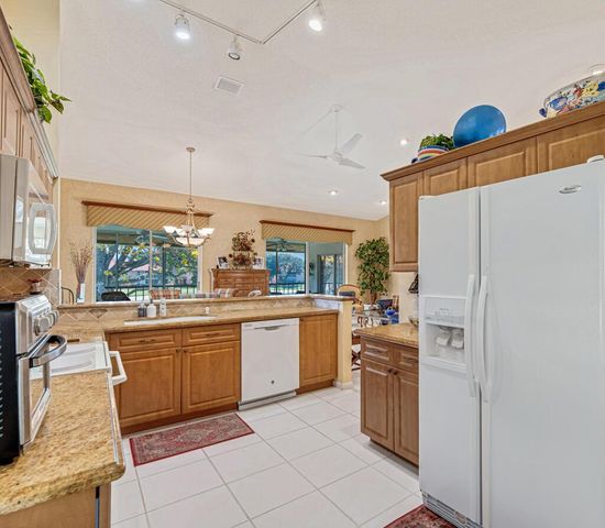 9805 Shadybrook 201 Drive 201, Boynton Beach, FL 33437