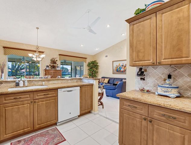 9805 Shadybrook 201 Drive 201, Boynton Beach, FL 33437