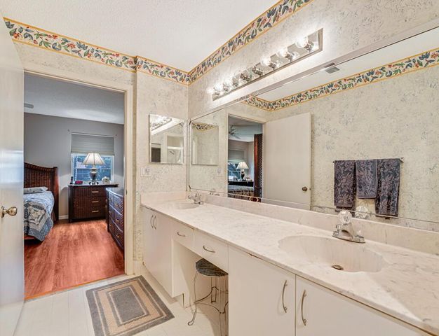 9805 Shadybrook 201 Drive 201, Boynton Beach, FL 33437