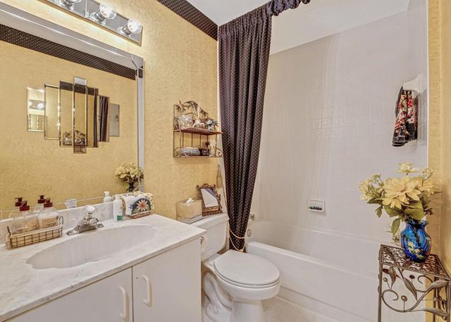 9805 Shadybrook 201 Drive 201, Boynton Beach, FL 33437