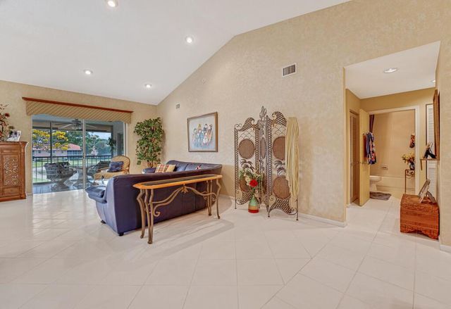 9805 Shadybrook 201 Drive 201, Boynton Beach, FL 33437