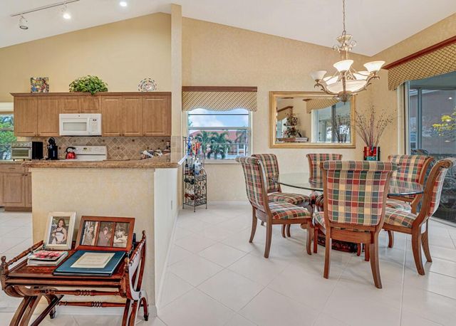 9805 Shadybrook 201 Drive 201, Boynton Beach, FL 33437