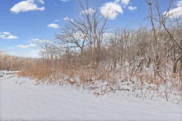 2685 Carver Avenue E, Maplewood, MN 55119