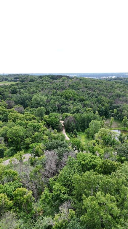 2685 Carver Avenue E, Maplewood, MN 55119
