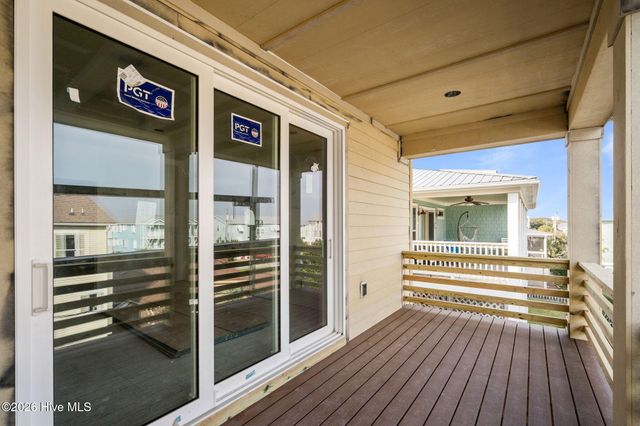 317 S Fourth Avenue A, Kure Beach, NC 28449