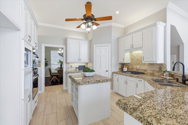905 Brazos Drive, Southlake, TX 76092