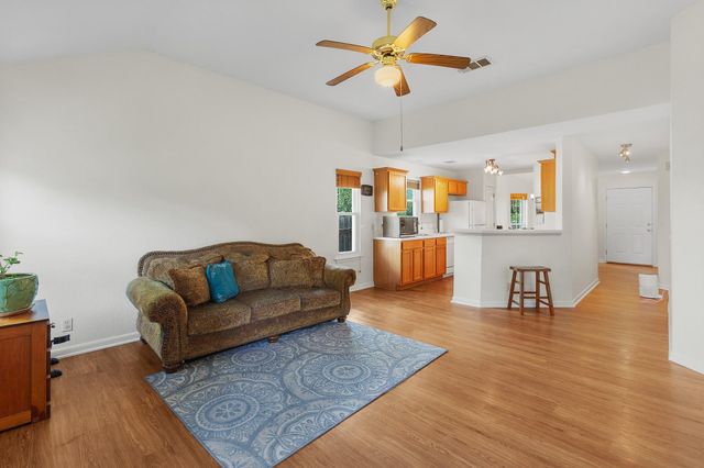 752 Faircrest DR, Buda, TX 78610