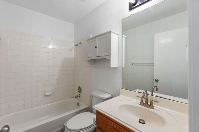 752 Faircrest DR, Buda, TX 78610