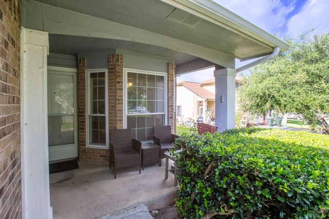 752 Faircrest DR, Buda, TX 78610