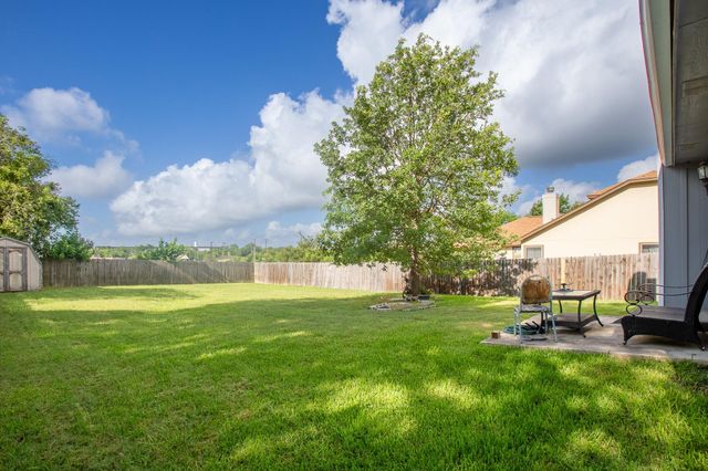 752 Faircrest DR, Buda, TX 78610