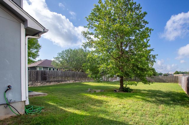 752 Faircrest DR, Buda, TX 78610
