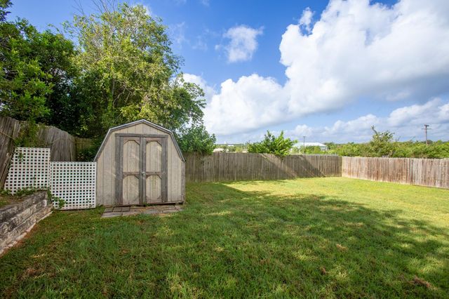752 Faircrest DR, Buda, TX 78610