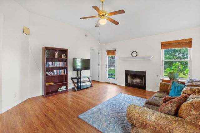 752 Faircrest DR, Buda, TX 78610