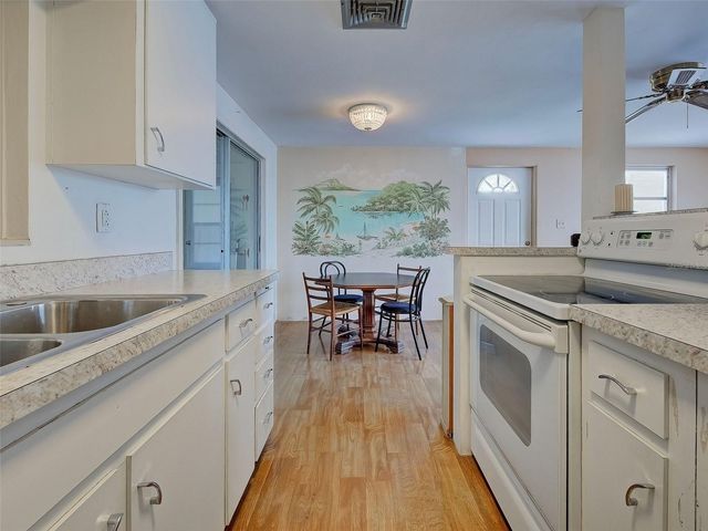 35 HILLCREST DRIVE, Englewood, FL 34223