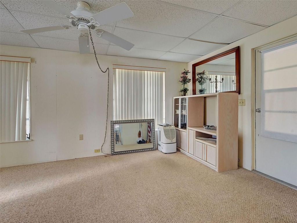 Image 16 of property listing at 35 HILLCREST DRIVE, Englewood, FL 34223