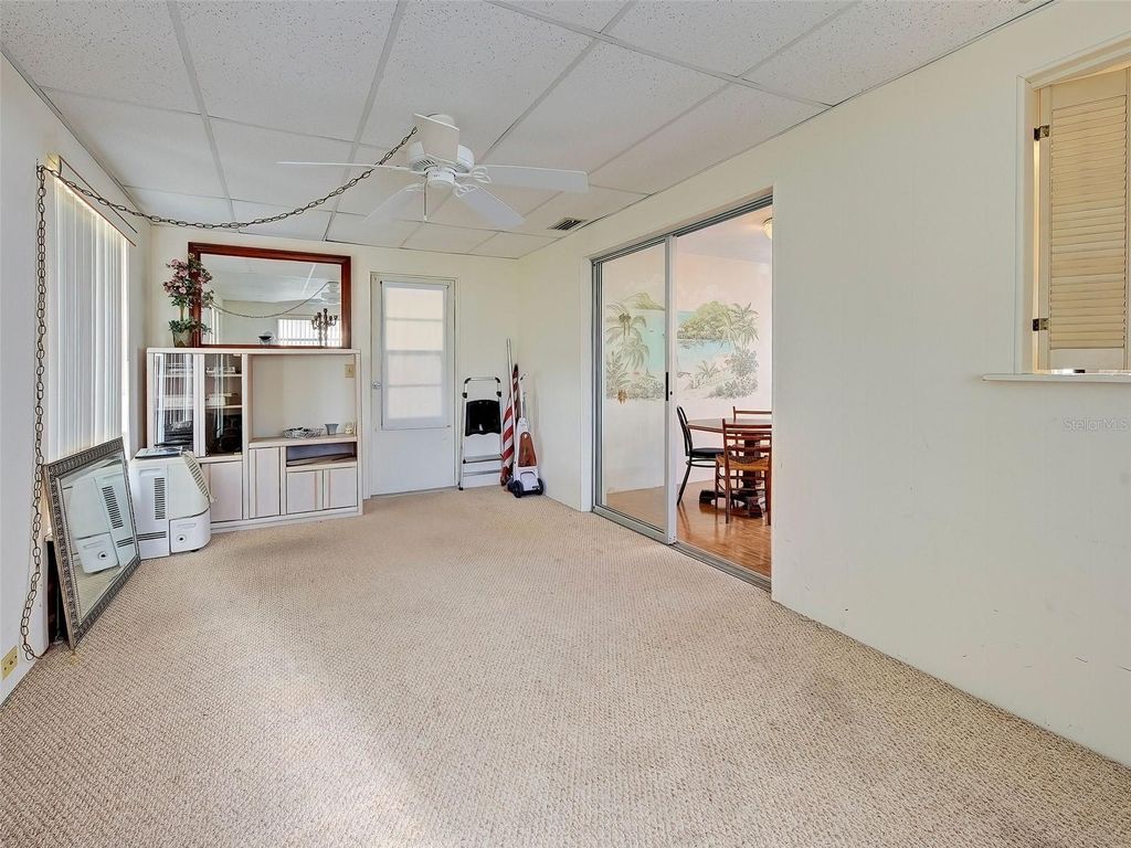 Image 18 of property listing at 35 HILLCREST DRIVE, Englewood, FL 34223