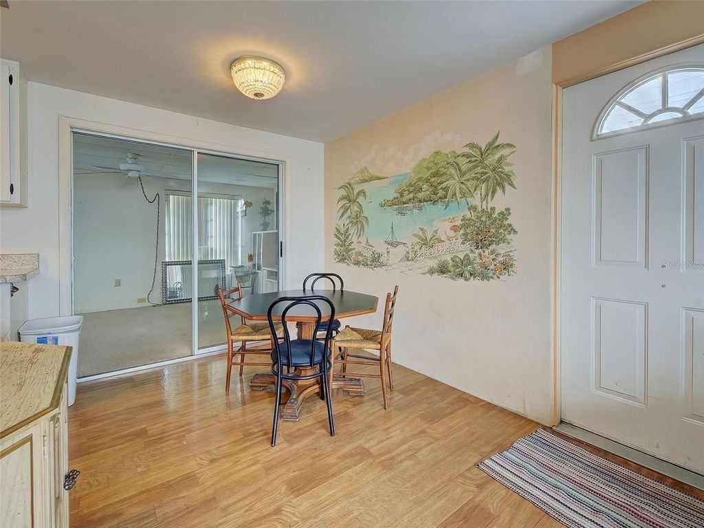 Image 10 of property listing at 35 HILLCREST DRIVE, Englewood, FL 34223