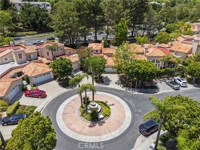 71 Via Barcaza, Laguna Hills, CA 92679