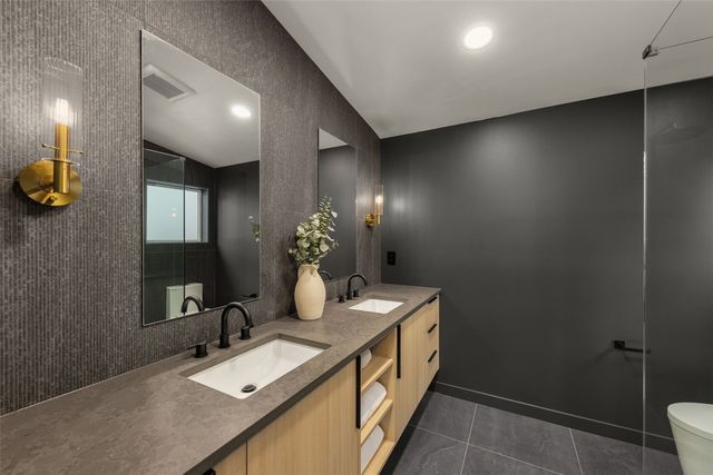 14039 Densmore Avenue N, Seattle, WA 98133