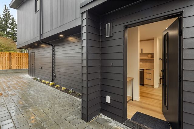14039 Densmore Avenue N, Seattle, WA 98133