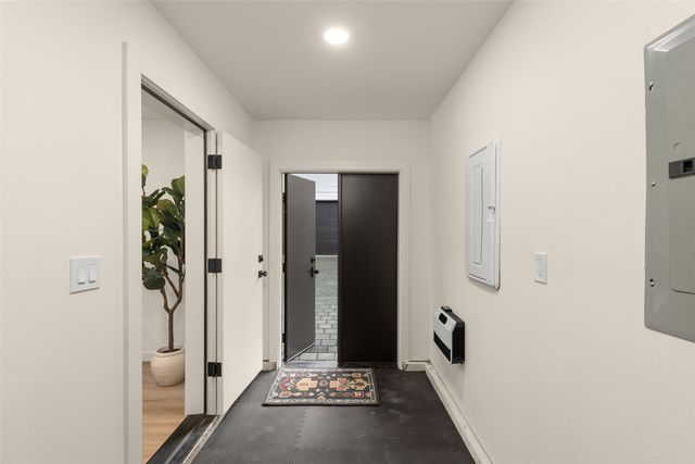 14039 Densmore Avenue N, Seattle, WA 98133