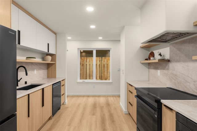 14039 Densmore Avenue N, Seattle, WA 98133