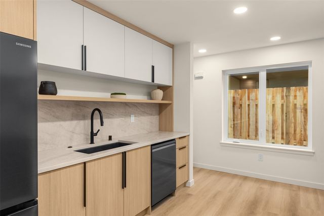 14039 Densmore Avenue N, Seattle, WA 98133
