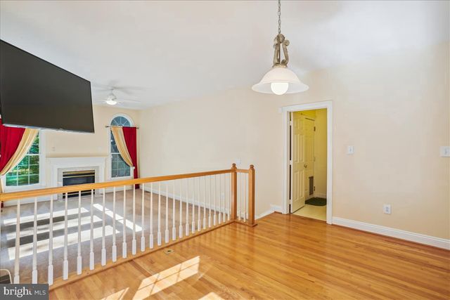 8931 FALLS FARM DR, Potomac, MD 20854