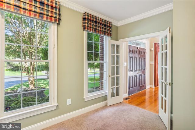 8931 FALLS FARM DR, Potomac, MD 20854