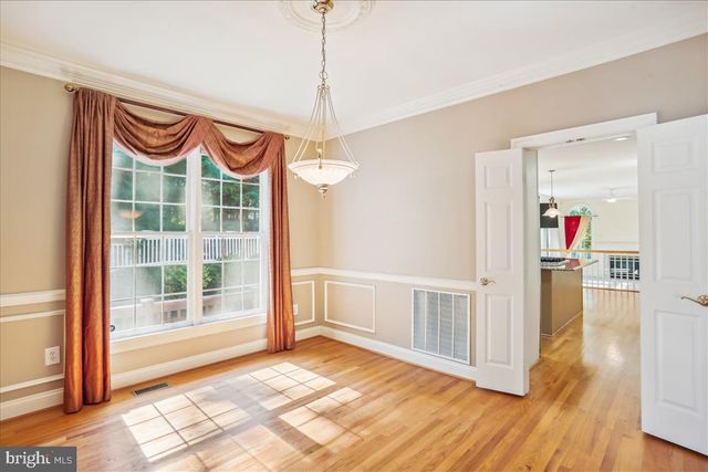 8931 FALLS FARM DR, Potomac, MD 20854